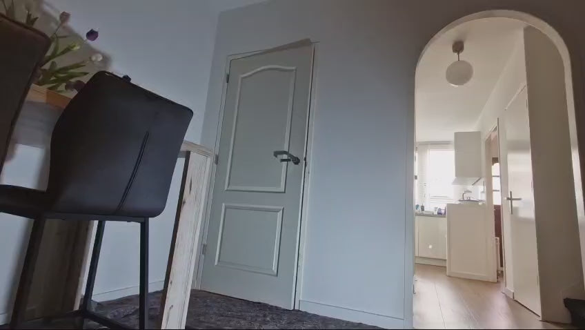 
                      
                        Laad en speel video in Galerijweergave, Engels Verf - Afplaktape - 50m - Gold – Hittebestendig – Strakke lijnen- Washi-
                      
                    